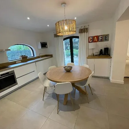 Jardin Boreals 3 Bed Luxury Appt 아파트