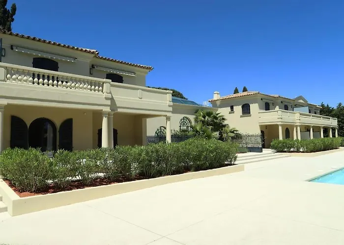 Jardin Boreals 3 Bed Luxury Appt Grimaud