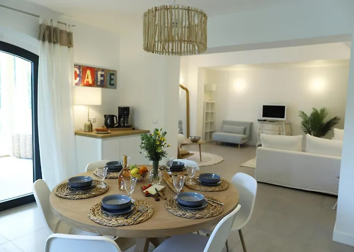 Jardin Boreals 3 Bed Luxury Appt *