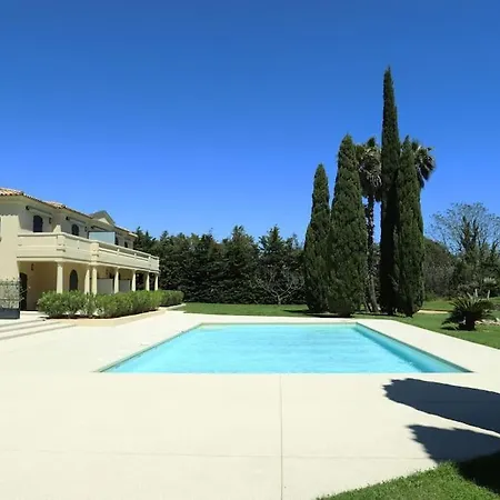 Jardin Boreals 3 Bed Luxury Appt *